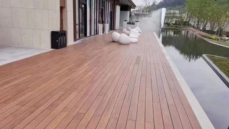 无醛胶强化复合地板：揭秘其环保与耐用之谜